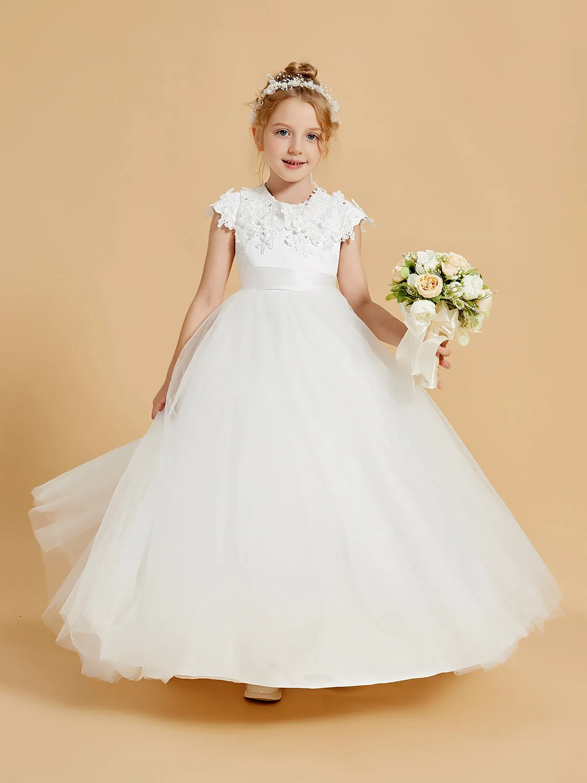 Graceful Flower Girl Dresses with Lace Applique and Cap Sleeves