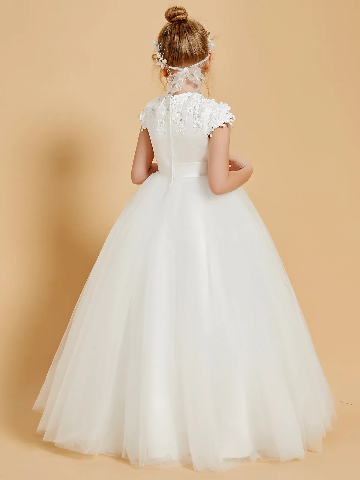 Graceful Flower Girl Dresses with Lace Applique and Cap Sleeves