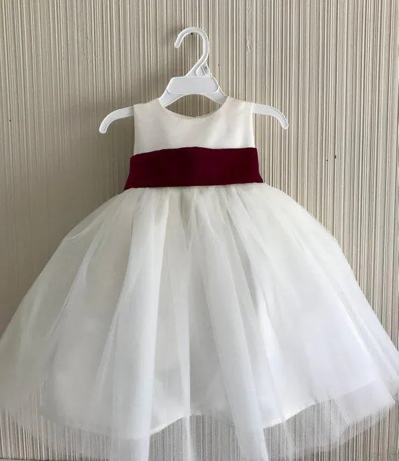 Popular Tulle Jewel Neckline Knee-length Ball Gown Flower Girl Dresses FD038